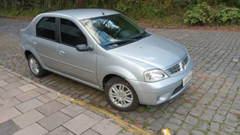RENAULT - LOGAN - 2008/2008 - Prata - R$ 22.500,00