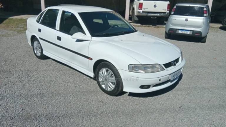 CHEVROLET - VECTRA - 2000/2000 - Branca - R$ 18.500,00