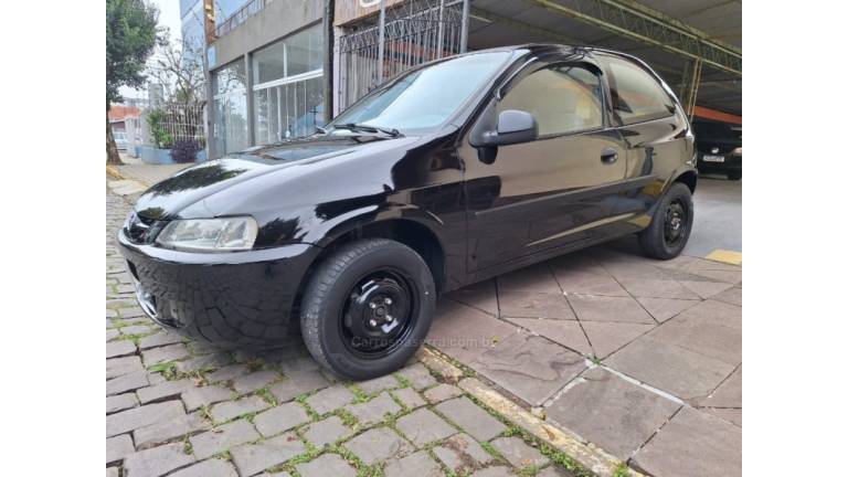 CHEVROLET - CELTA - 2001/2001 - Preta - R$ 13.900,00