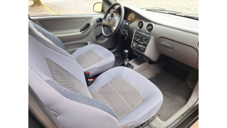 CHEVROLET - CELTA - 2001/2001 - Preta - R$ 13.900,00