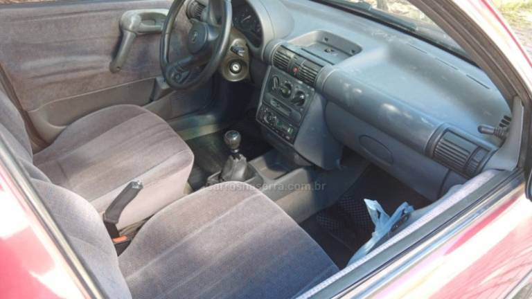 CHEVROLET - CORSA - 1996/1996 - Vermelha - R$ 9.900,00