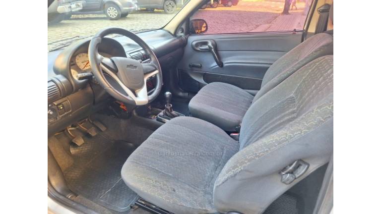 CHEVROLET - CORSA - 2001/2001 - Prata - R$ 14.900,00