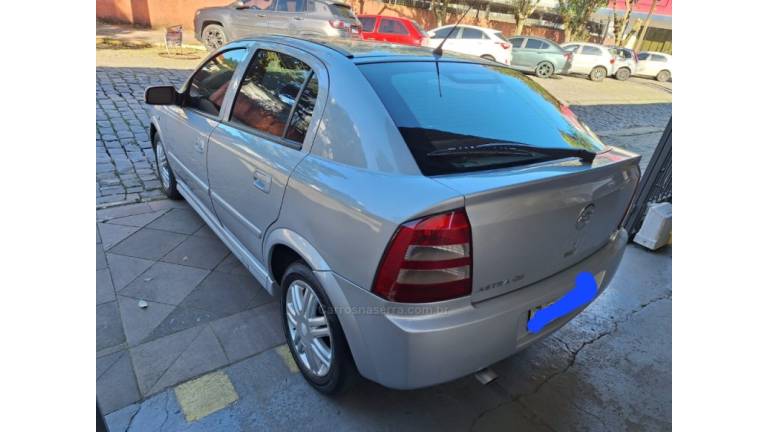 CHEVROLET - ASTRA - 2004/2004 - Prata - R$ 24.900,00