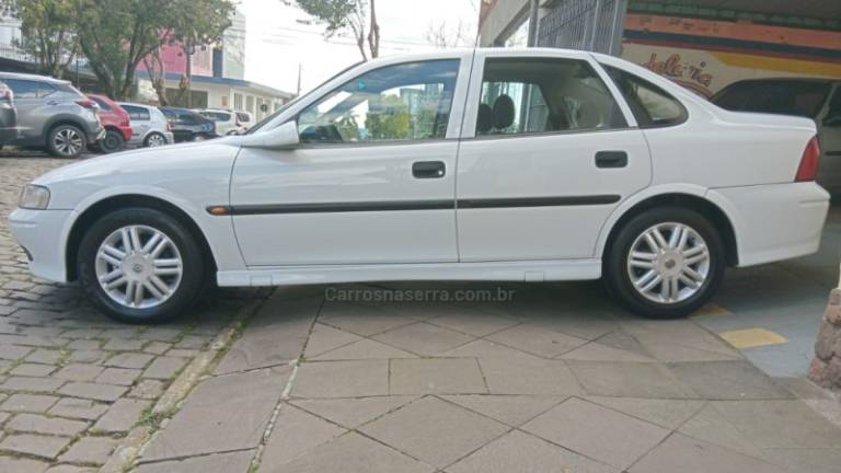 CHEVROLET - VECTRA - 2000/2000 - Branca - R$ 24.500,00