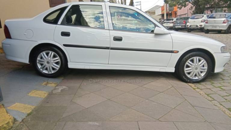 CHEVROLET - VECTRA - 2000/2000 - Branca - R$ 24.500,00