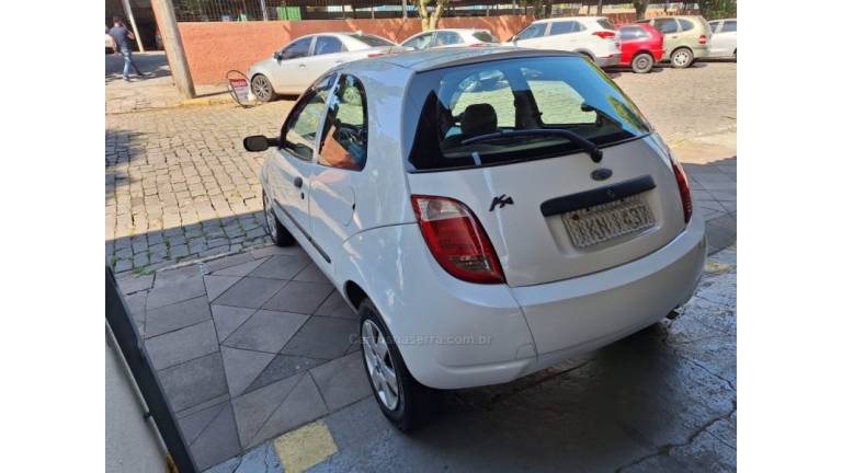FORD - KA - 2002/2002 - Branca - R$ 15.900,00