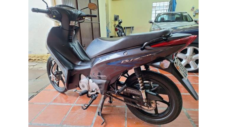 HONDA - BIZ 125 - 2012/2012 - Cinza - R$ 11.500,00
