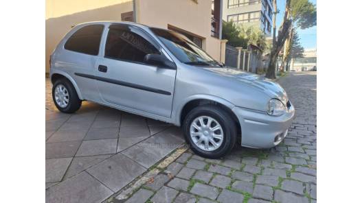 CHEVROLET - CORSA - 2001/2001 - Prata - R$ 14.900,00