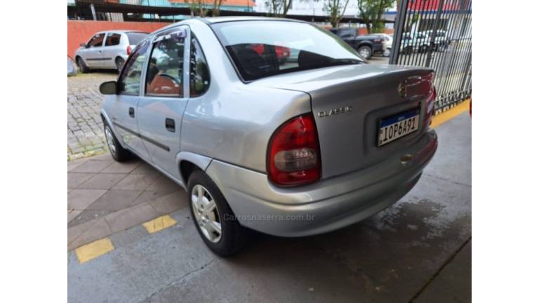 CHEVROLET - CORSA - 2008/2008 - Prata - R$ 22.900,00
