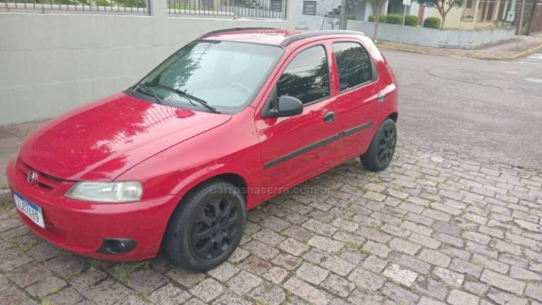 CHEVROLET - CELTA - 2004/2004 - Vermelha - R$ 18.000,00