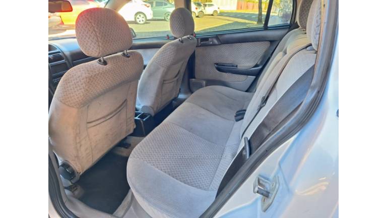 CHEVROLET - ASTRA - 2004/2004 - Prata - R$ 26.000,00