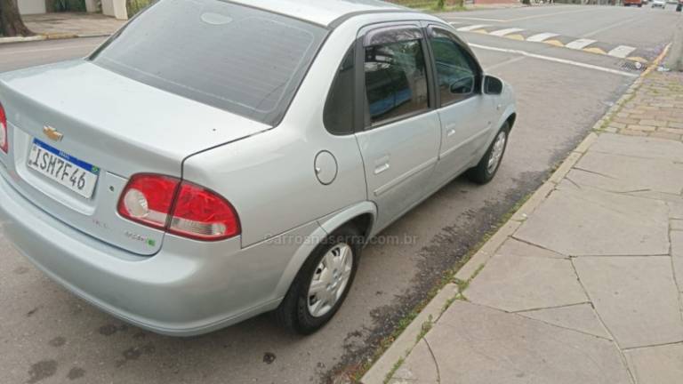 CHEVROLET - CORSA - 2012/2012 - Prata - R$ 28.500,00