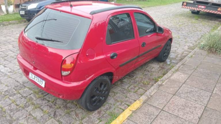 CHEVROLET - CELTA - 2004/2004 - Vermelha - R$ 18.000,00