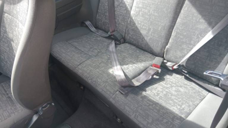 VOLKSWAGEN - FOX - 2004/2004 - Branca - R$ 22.500,00