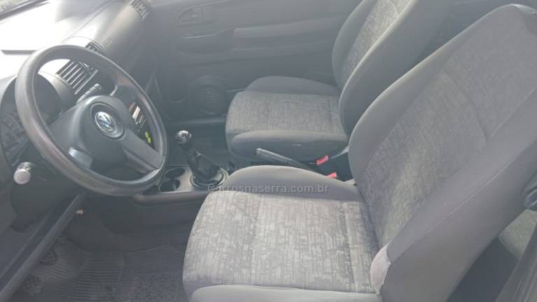 VOLKSWAGEN - FOX - 2004/2004 - Branca - R$ 22.500,00
