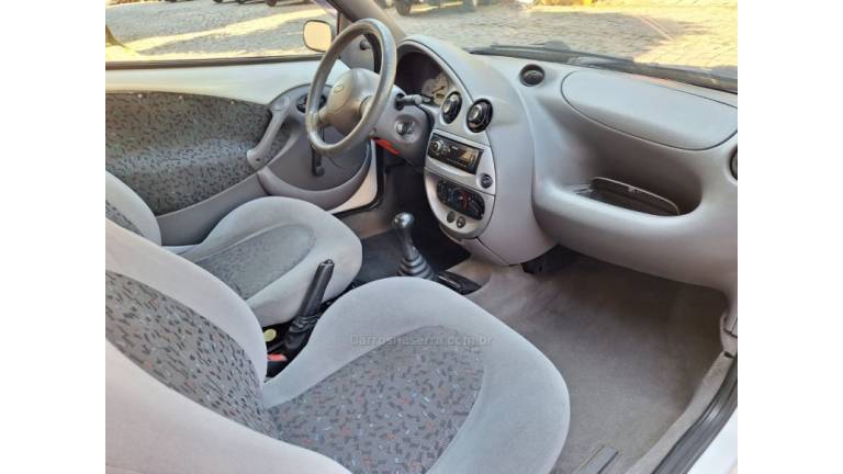 FORD - KA - 2002/2002 - Branca - R$ 15.900,00