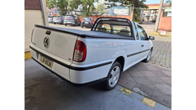 VOLKSWAGEN - SAVEIRO - 2001/2001 - Branca - R$ 28.900,00