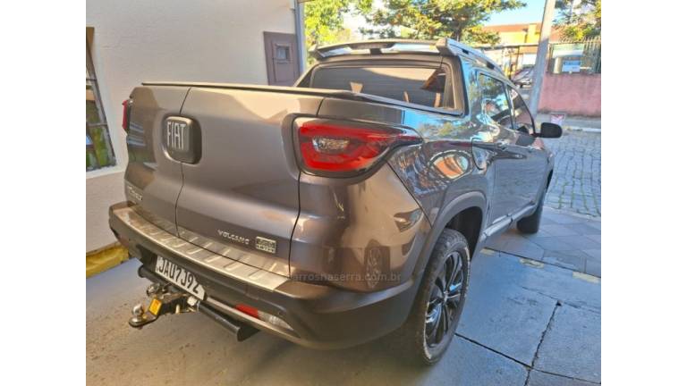 FIAT - TORO - 2022/2022 - Cinza - R$ 131.900,00