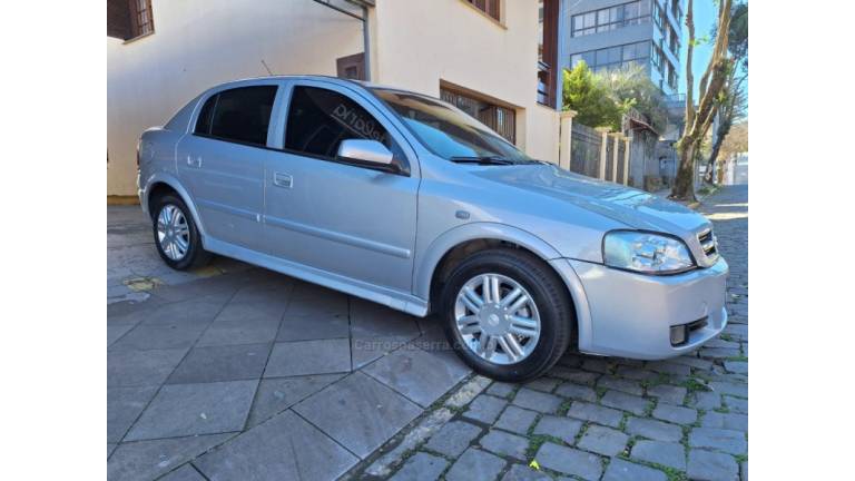 CHEVROLET - ASTRA - 2004/2004 - Prata - R$ 26.000,00