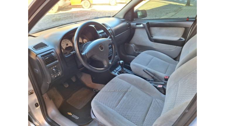 CHEVROLET - ASTRA - 2004/2004 - Prata - R$ 26.000,00