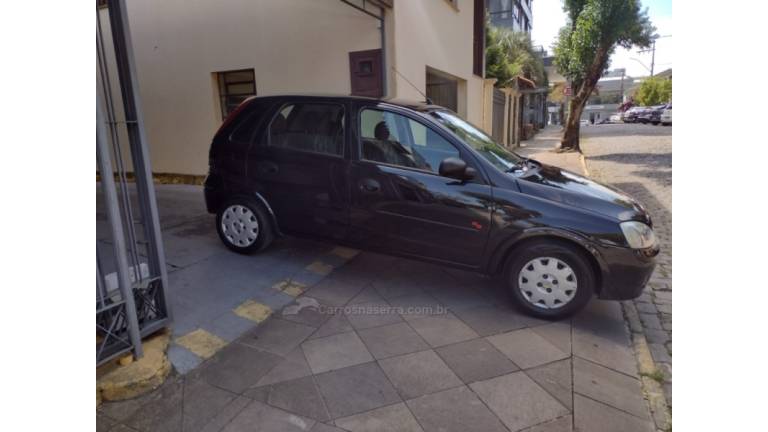 CHEVROLET - CORSA - 2004/2004 - Preta - R$ 17.500,00