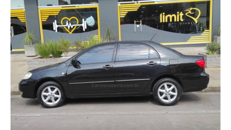 TOYOTA - COROLLA - 2004/2004 - Preta - R$ 33.500,00