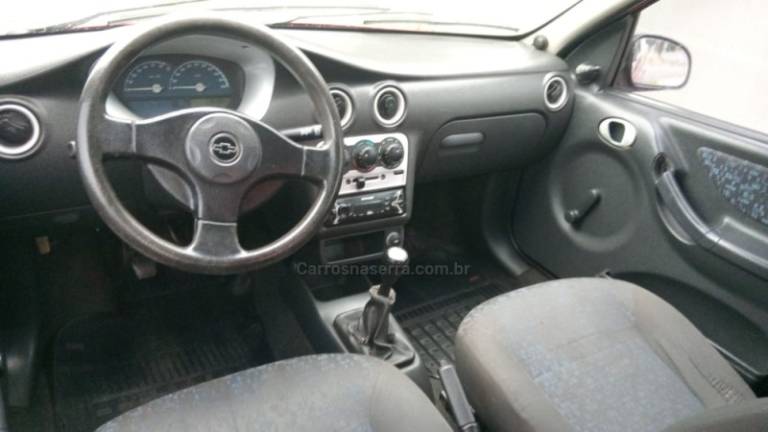 CHEVROLET - CELTA - 2004/2004 - Vermelha - R$ 18.000,00