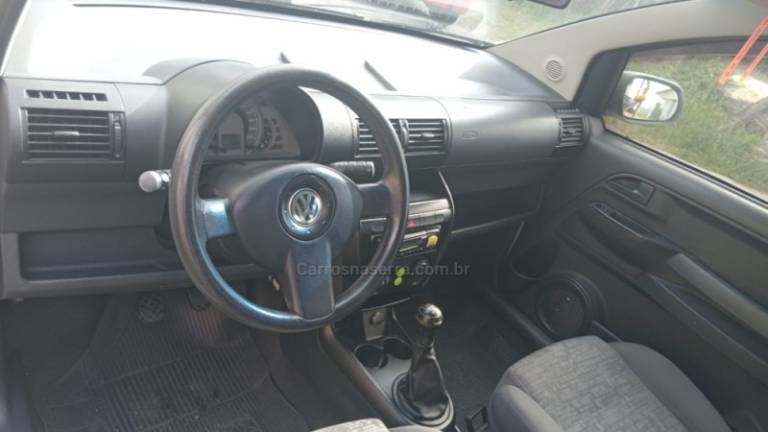 VOLKSWAGEN - FOX - 2004/2004 - Branca - R$ 22.500,00
