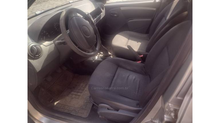 RENAULT - LOGAN - 2008/2009 - Prata - R$ 23.000,00