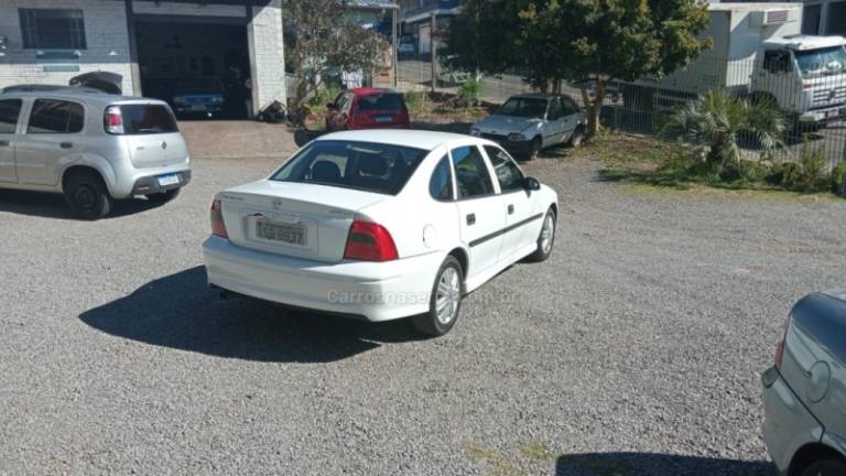 CHEVROLET - VECTRA - 2000/2000 - Branca - R$ 18.500,00