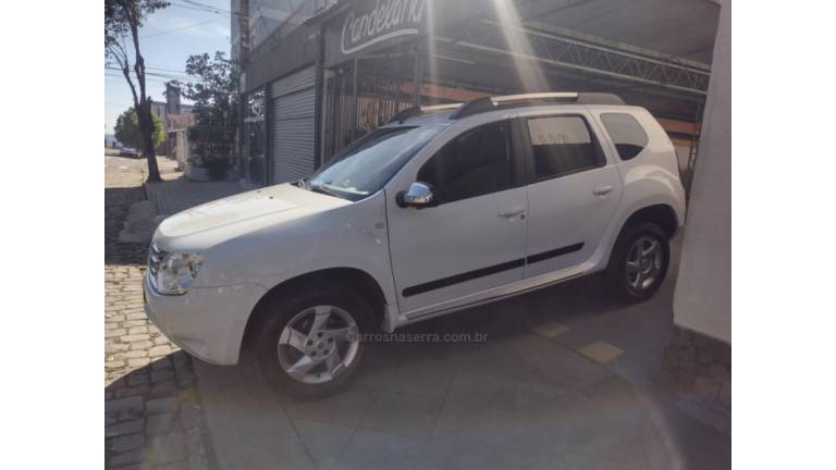 RENAULT - DUSTER - 2013/2014 - Branca - R$ 53.000,00