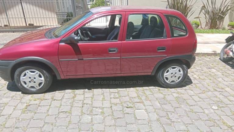CHEVROLET - CORSA - 1996/1996 - Vermelha - R$ 12.900,00