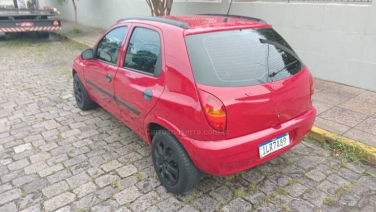 CHEVROLET - CELTA - 2004/2004 - Vermelha - R$ 18.000,00