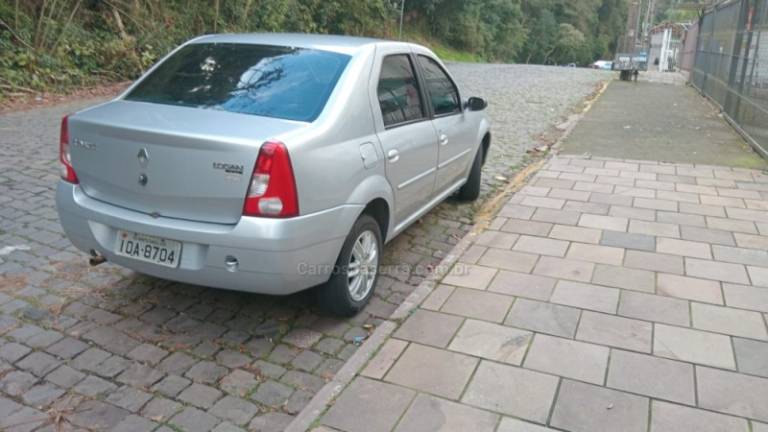 RENAULT - LOGAN - 2008/2008 - Prata - R$ 22.500,00