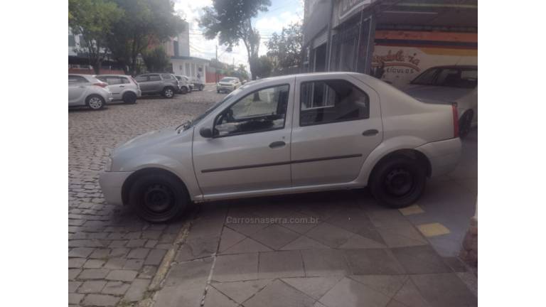 RENAULT - LOGAN - 2008/2009 - Prata - R$ 23.000,00