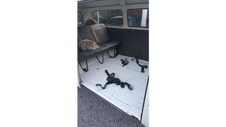 VOLKSWAGEN - KOMBI - 2005/2005 - Branca - R$ 35.000,00